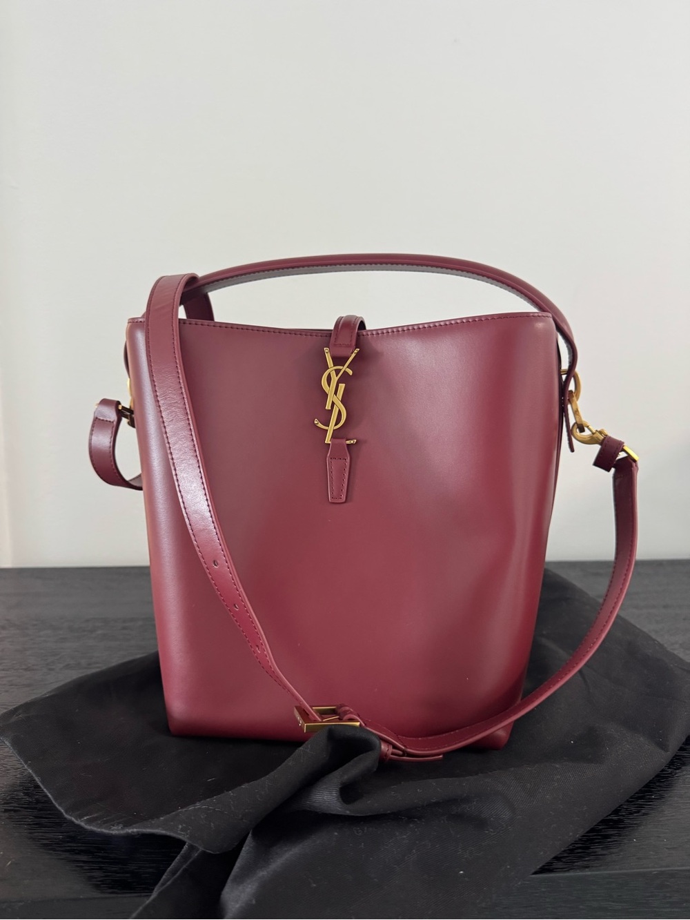 Saint Laurent Shoulder Bag - Picture 2 of 6